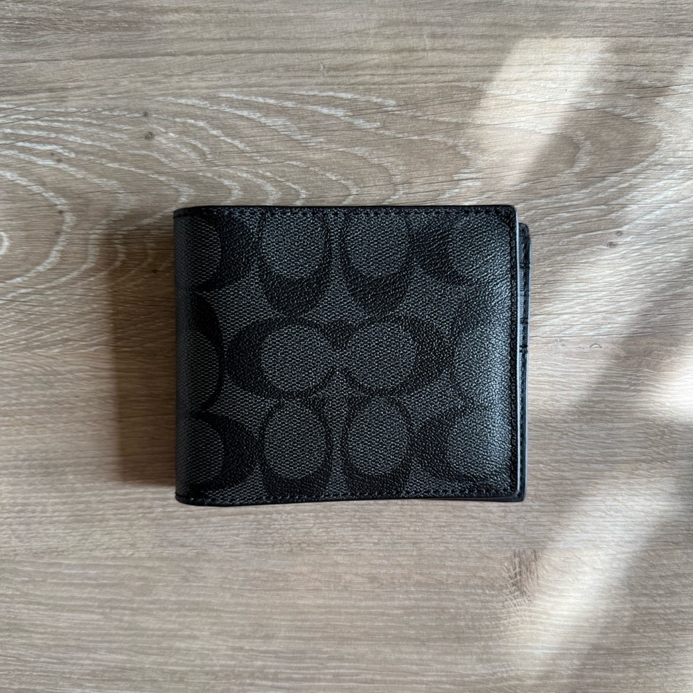 Brand New Men’s Black Coach Leather Wallet – Timeless Design